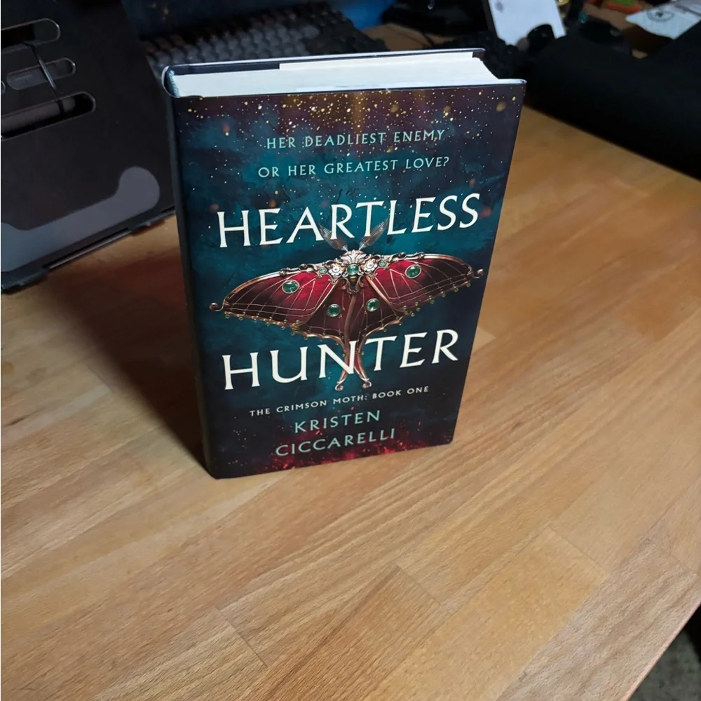 Heartless Hunter, by Kristen Ciccarelli - Picture 2 of 6